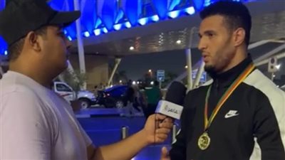 بطل العالم للملاكمة العربية عبد الرحمن نصر: هدفي طول عمري أحقق حاجة لمصر| بث مباشر