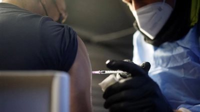 ألمانيا تبدأ تطعيمات فيروس كورونا ثنائية التكافؤ الأسبوع المقبل