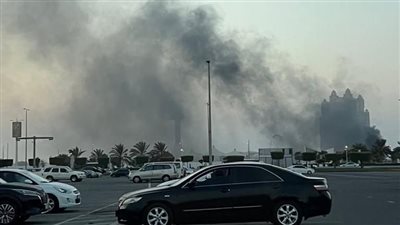 حريق في قارب بمرسى الماريان بأبو ظبي 