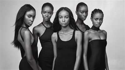 رسميًا.. حظر استخدام عارضات أزياء ببشرة بيضاء في الإعلانات بنيجيريا