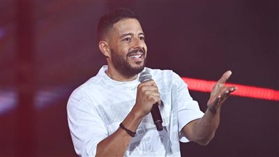  حماقي يتألق بحفل عالمي في ختام مهرجان العلمين.. ويشعل الأجواء بـ أدرينالين | صور