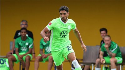 مرموش يقود هجوم فولفسبورج في مواجهة شتوتجارت بالدوري الألماني