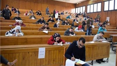 بدء امتحانات التيرم الأول لطلاب الدراسات العليا بآداب عين شمس.. اليوم