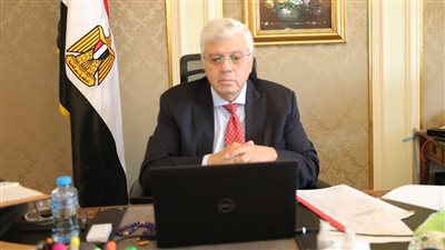 وزير التعليم العالي يصدر قرارًا بإغلاق كيان وهمي في الفيوم