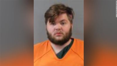 تركه عمدًا.. أب يتسبب في وفاة ابنه بعدما وضعه في سيارة وسط ارتفاع الحرارة 