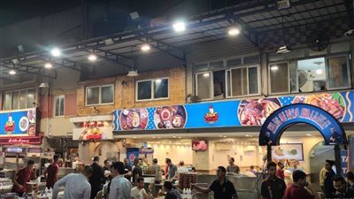 كبدة البرنس وألبان المالكي.. تفاصيل غلق المحلات المتعدية على حرم الطريق بإمبابة| فيديو 