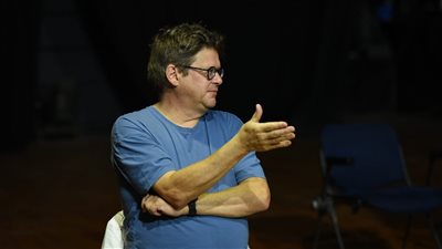 دومنيك شامبين: كنت أحلم بزيارة مصر.. والقاهرة للمسرح التجريبي حقق لي حلمي