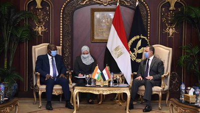 وزير الداخلية يؤكد أهمية تعزيز التعاون الأمني مع النيجر لمواجهة الإرهاب والهجرة غير الشرعية