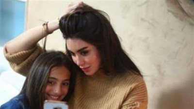ياسمين صبري تكشف حقيقة صورتها مع ابنتها 