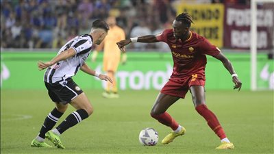 روما يسقط أمام أودينيزي برباعية في الدوري الإيطالي