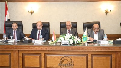 محافظ الجيزة يوجه بزيادة الحملات لمنع تعدي المحال والمنشآت التجارية على الطريق