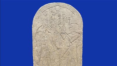 بمناسبة مرور 200 عام على نشأة علم المصريات.. السياحة تروج للوحة الملك رمسيس الأول