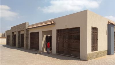 الإسكان: طرح وحدات تجارية بدمياط الجديدة وبدر.. وإجراء قرعة لتخصيص 212 قطعة أرض مقابر