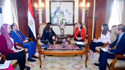 سها جندي تناقش التوسع في مبادرة مراكب النجاة مع رئيس الوطنية لمكافحة الهجرة غير الشرعية 