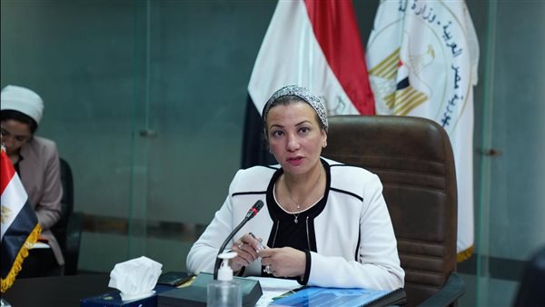 وزيرة البيئة 