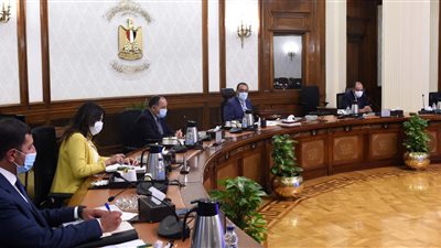 رئيس الوزراء يبحث آليات تحفيز المشروعات الصناعية المحددة