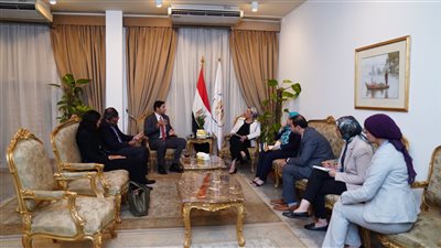 وزيرة البيئة تلتقي ممثلي Rabbit team لبحث مشاركتهم بدراجات كهربائية في مؤتمر COP27