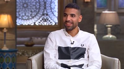 مؤمن زكريا: طريقة احتفالي لنبذ التعصب.. ومفاجأة محمد صلاح أسعد لحظات حياتي