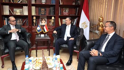 تعاون بين وزارة السياحة والمالية لبحث فرص نمو شركات القطاع السياحي