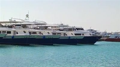 انطلاق عشرات المراكب السياحية إلى جزيرة الجفتون بالغردقة | بث مباشر 