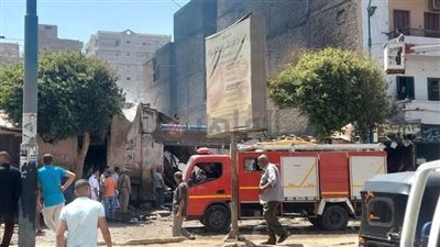 السيطرة على حريق اندلع في منفذ بيع خبز سياحي بسوهاج