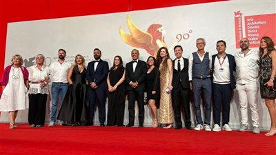 صُناعه يتألقون على السجادة الحمراء.. إشادة بفيلم نزوح للمخرجة سؤدد كعدان في مهرجان فينيسيا السينمائي 