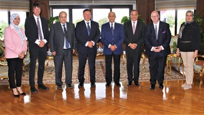 وزير الطيران يبحث مع أمين المنظمة العالمية للأرصاد تعزيز التعاون المشترك