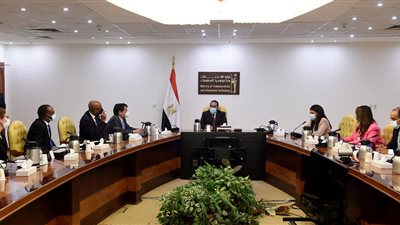 رئيس الوزراء لأعضاء وفد البنك الدولي: لا بد من استكمال برنامج التعاون الإنمائي لتمويل سياسات التنمية 