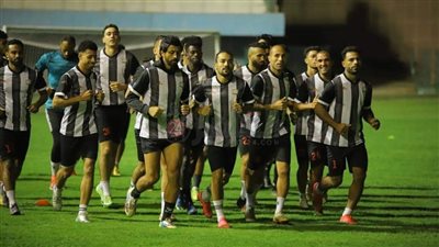 فريق المنيا لكرة القدم يؤدي مرانًا خفيفًا على ملعب السكة الحديد في أولى أيام معسكره بالقاهرة