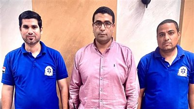 توجيه وزاري بصرف مكافأة مالية لطاقم سيارة إسعاف سوهاج لأمانتهما