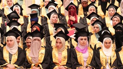 نائب رئيس جامعة الأزهر يشهد تخريج دفعة اليوبيل الذهبي لكلية طب البنات بالقاهرة