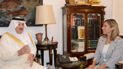 وزيرة الثقافة تلتقي سفير السعودية بالقاهرة لبحث تكثيف التعاون الثقافي