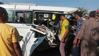 إصابة 6 أشخاص في تصادم ميكروباص وتريلا ببني سويف | صور 