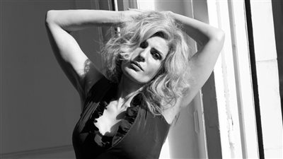 فيدرا تقع في حب شريف منير ضمن أحداث مسلسل إيجار قديم