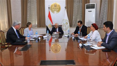 وزير التربية والتعليم يلتقي ممثلي أمديست لمناقشة تدريب المعلمين على طرق التدريس الحديثة 