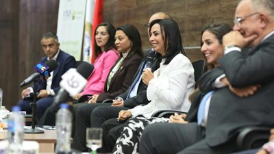 مايا مرسي: المرأة عنصر أساسي لتحقيق طفرة في التعامل مع التغير المناخي