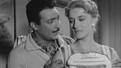 مريم فخر الدين: رشدي أباظة عيل.. وطلب يشرب القهوة من إيدي عشان جاي التصوير سكران| نوستالجيا