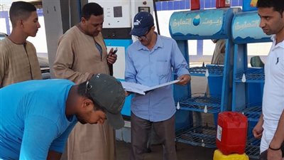 ضبط محطة وقود بقنا تتلاعب في أوزان بيع السولار للمواطنين 