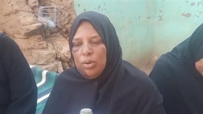 تفاصيل مصرع رب أسرة بأسوان على يد مجهولين.. وزوجته: طلعوا علينا وإحنا نايمين وقتلوا جوزي| بث مباشر