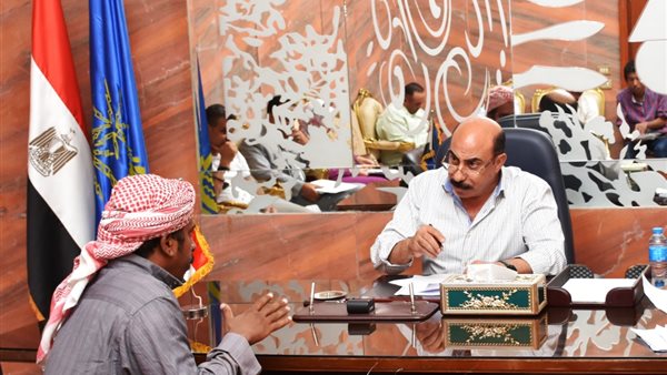 لقاء محافظ أسوان