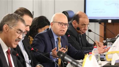 عايزين يلعبوا في عقول المصريين..عضو الحوار الوطني: التشكيك والشائعات سلاح أهل الشر لمحاولة إسقاط الدولة