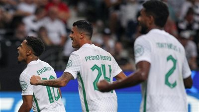 سبورتينج لشبونة يفوز على آينتراخت فرانكفورت بثلاثية في دوري أبطال أوروبا