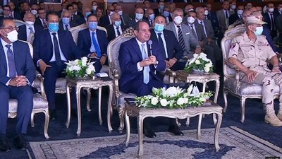 السيسي: إنشاء 3 مراسي لليخوت من إيرادات قناة السويس دون المساس بالموازنة العامة