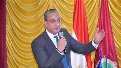 محافظ الفيوم: الرجل والمرأة شريكان في التنمية والأخيرة أثبتت قدرتها على إدارة المناصب القيادية