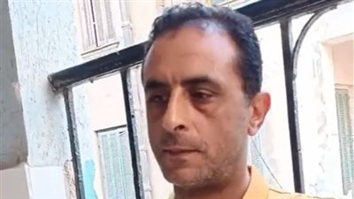 شاهد عيان حول حريق الإسكندرية: الشاب أنقذ السيدة وطفلتها وتوفى بسبب الدخان | بث مباشر 