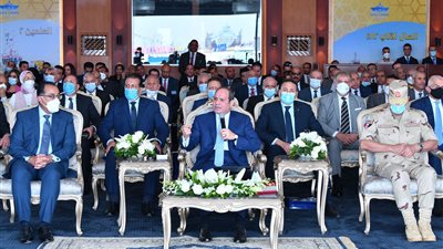 لقطات من زيارة السيسي إلى قناة السويس لافتتاح القرية الأولمبية | صور 