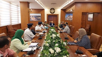 محافظ بورسعيد يوجه بإعداد دراسة لتركيب منظومة كاميرات مراقبة حديثة لمتابعة الحالة المرورية والأمنية 