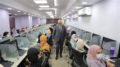 أخبار التعليم اليوم| رضا حجازي ورئيس التنظيم والإدارة يتفقدان امتحانات وظيفة معلم مساعد رياض أطفال 