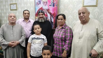 عثر على  2 مليون جنيه.. الكنيسة الأرثوذكسية تكرم مسعفًا على أمانته بطهطا