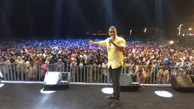 حضور جماهيري ضخم.. أبرز لقطات حفل محمد عدوية في بورسعيد |صور